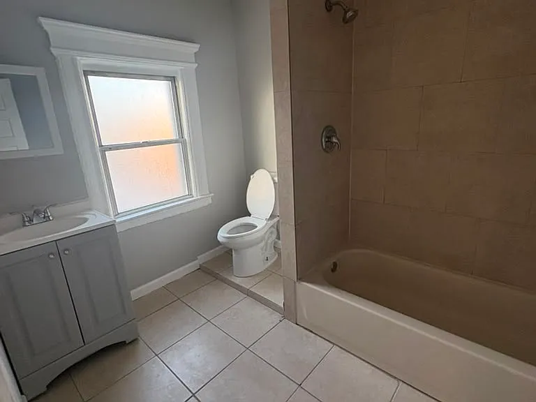 28 Coit St #3 — Photo 7