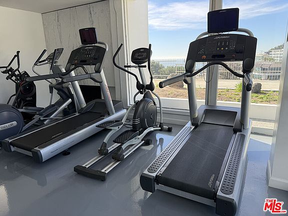 2nd image of 17350 Sunset Blvd #17350704C