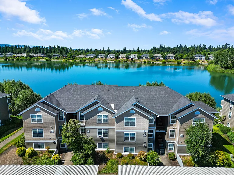 Lakepoint at Inland Shores — Photo 8