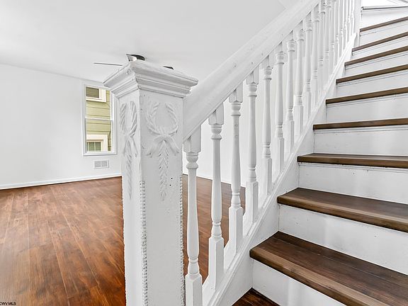 5th image of 44 Edgehill St
