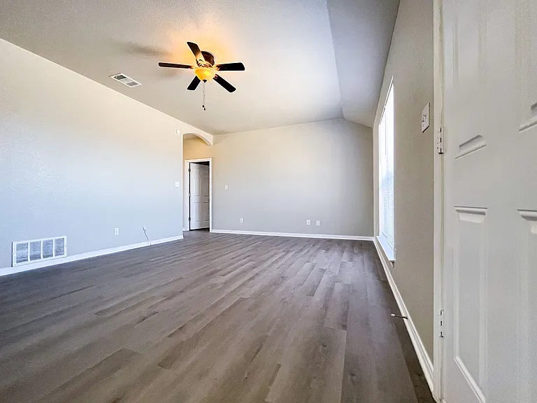 3307 Southhill Dr — Photo 5