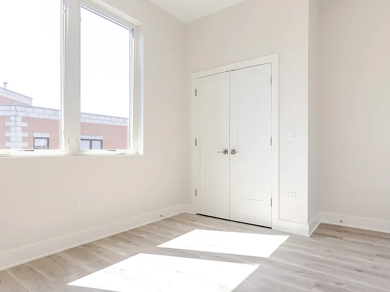 662 N Sangamon St #202 — Photo 6