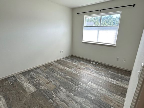 5th image of 401 S Wasilla St Unit 6
