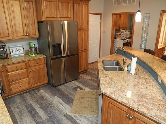 3rd image of 435 240th Ave #101