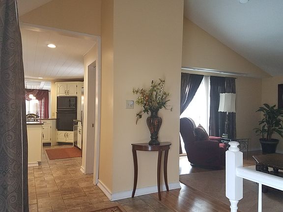 4th image of 9570 Hartwig Dr