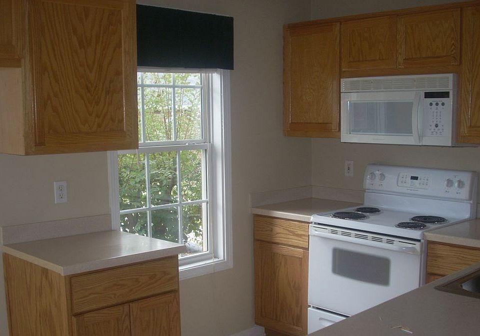 2nd image of 217 Mountain Chase Dr