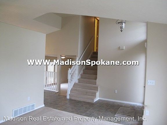 4th image of 24112 E Maxwell Ave