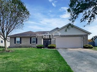 982 Manchester Dr, Tipp City, OH 45371
