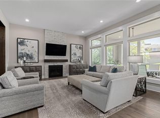 17204 Melrose St, Overland Park, KS 66221