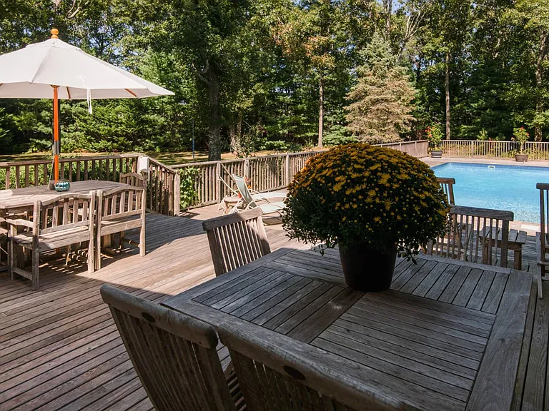 10 Oakwood Ct — Photo 15