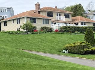 17 Ann Hutchinson Ct, Portsmouth, RI 02871