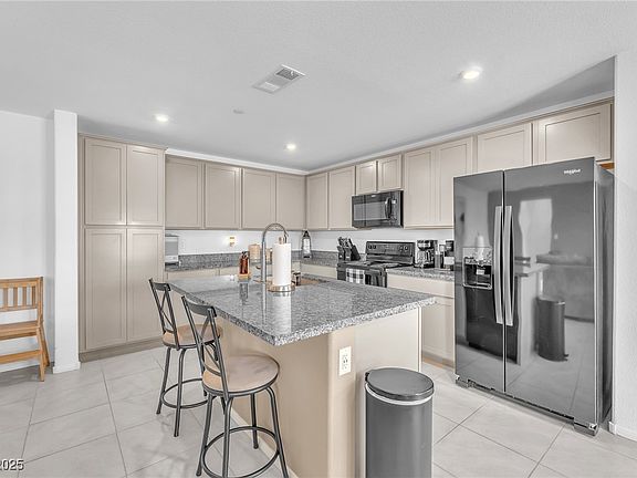 4th image of 456 Desoto Falls St