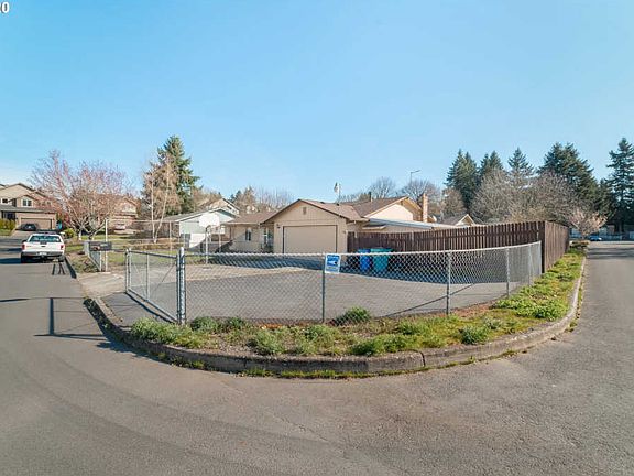 3rd image of 4703 NE 50th Ave