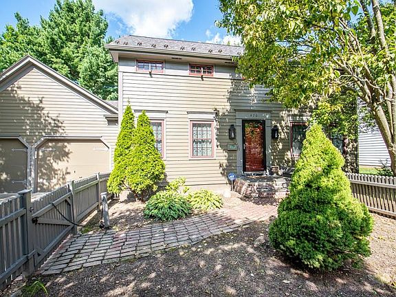 2nd image of 470 Rockland Dr