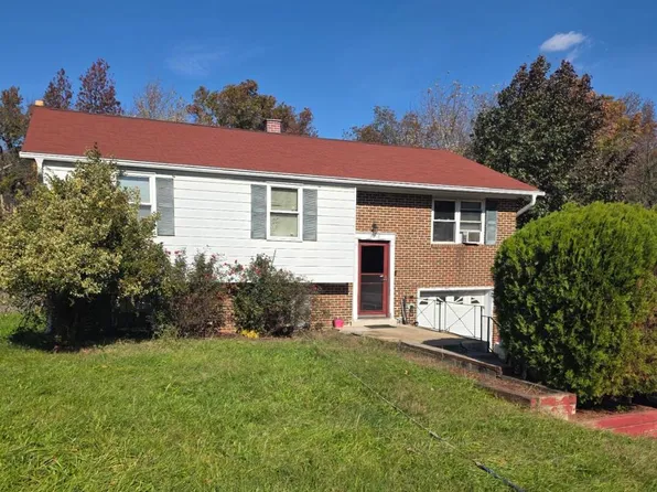 9716 Franklin Ave, Lanham, MD 20706