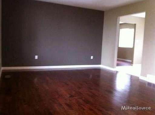 4th image of 44899 Brockton Ave