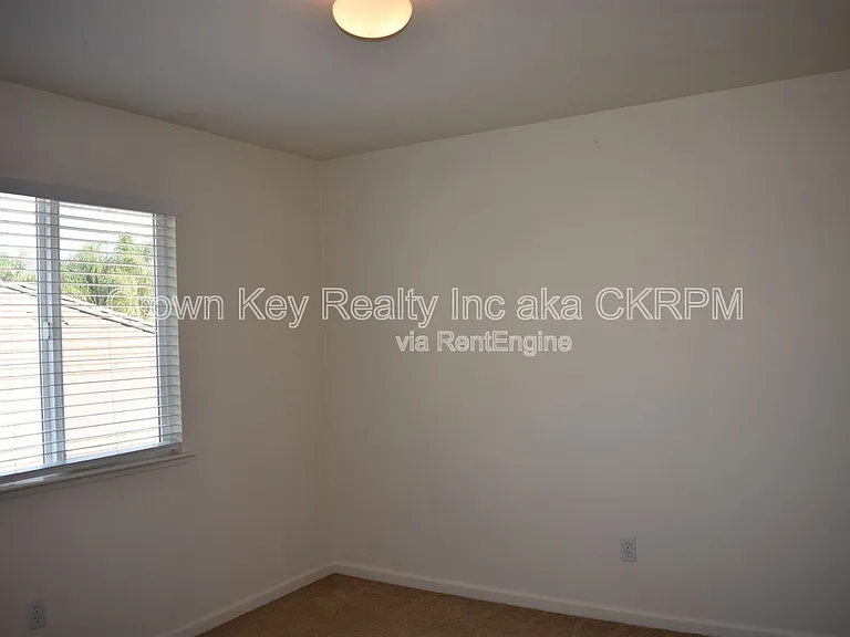 767 Bishop St — Photo 31