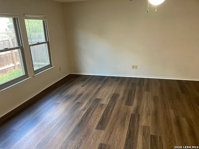 3 bed, 2.0 bath, 1556 sqft, $1,850 — Photo 4