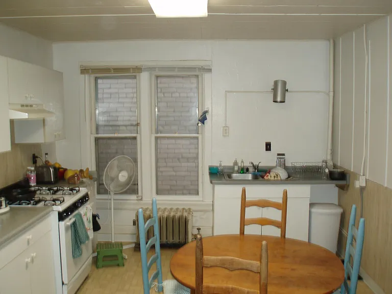 521 State St — Photo 11