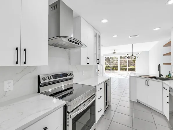437 Capistrano Dr, Palm Beach Gardens, FL 33410