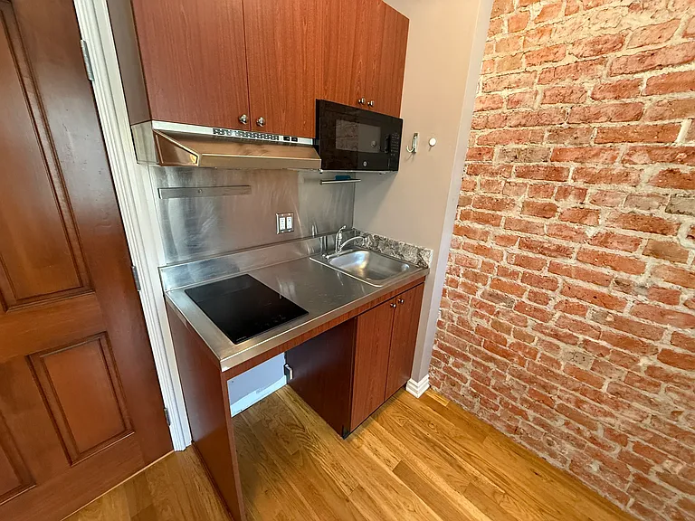 210-996 Chorro St — Photo 5