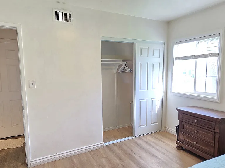 245 W Broadbent Dr — Photo 11