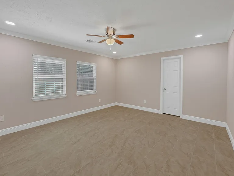 2910 Norwich St — Photo 15
