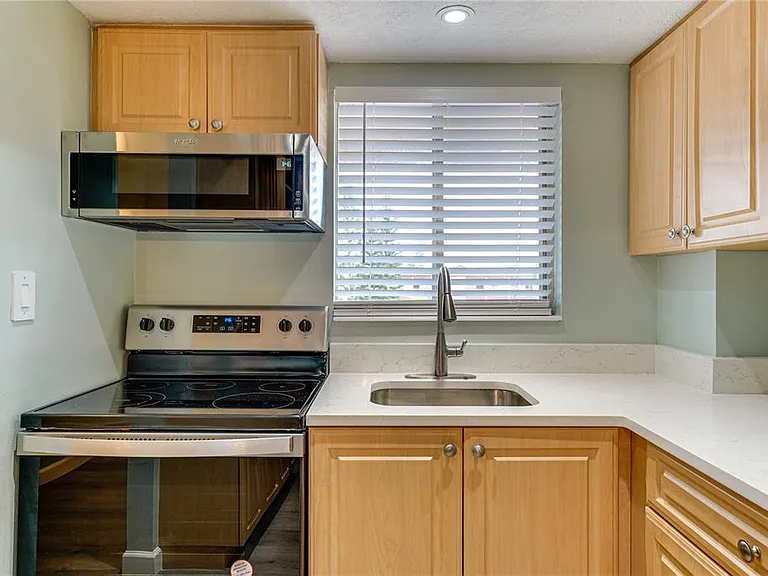 4242 Heron Way #B323 — Photo 8