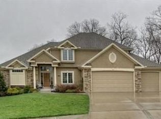 6360 N White Oak Ct, Parkville, MO 64152