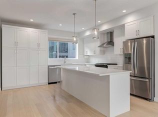 819 N Shawnee Ter SW, Calgary, AB T2Y0T4