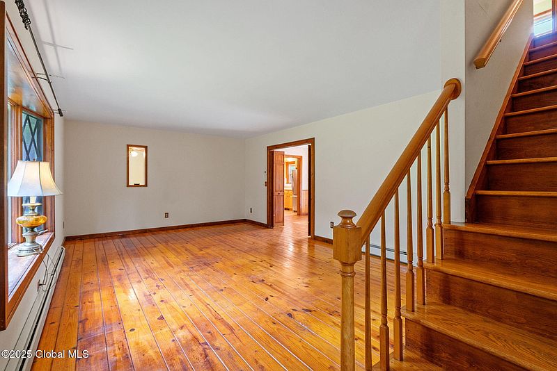 5th image of 862 Sacandaga Road