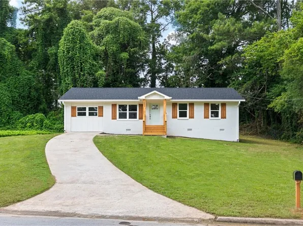 353 Roxbury Dr, Riverdale, GA 30274