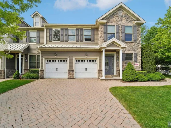 207 Whitney Ln, Allendale, NJ 07401