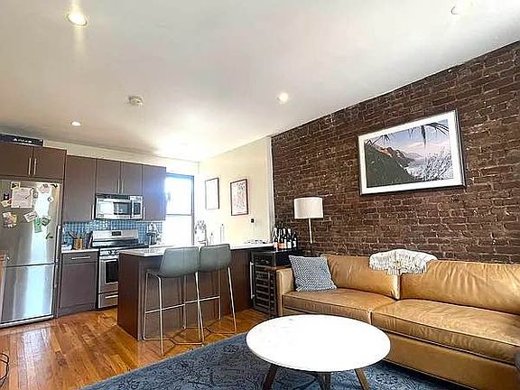 3rd image of 6 Charles St APT 6A