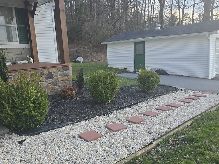 2091 Somerset Rd — Photo 3