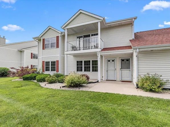 677 Wood River COURT #4, West Bend, WI 53095