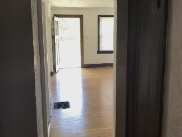 402 S Eagleson Ave — Photo 4
