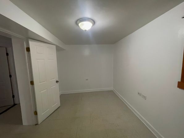 2434 W Pershing Rd #B