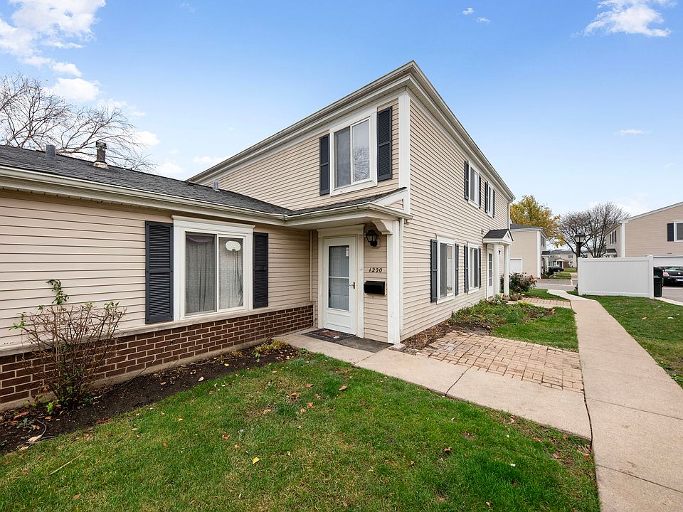 1st image of 1200 Cove Dr #225C