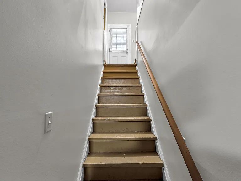 26800 Van Buren Rd — Photo 11