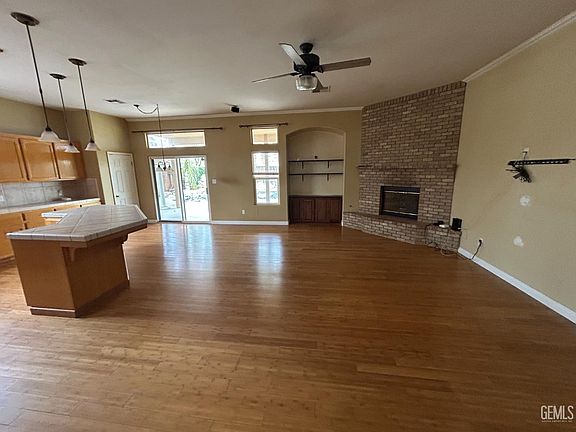 5th image of 10718 Iron Creek Ave