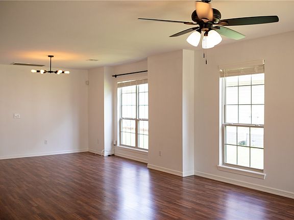 4th image of 2709 N Westminster Dr
