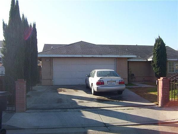 2nd image of 1325 Lark Cir