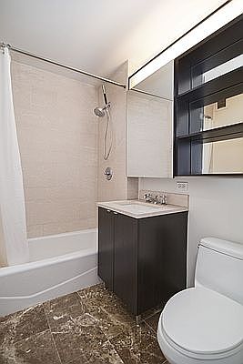4th image of 215 E 96th St #26G