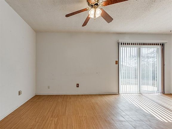 3rd image of 1512 Pinewood Dr