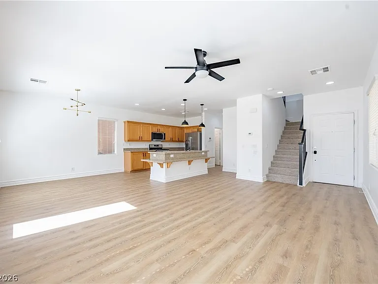 212 Fairway Woods Dr — Photo 7