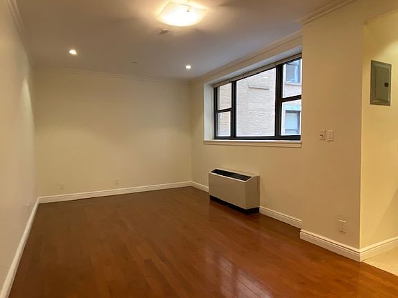 4th image of 488 7th Ave APT 9E
