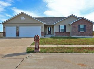 224 Hawkshire Ct, Hillsboro, MO 63050