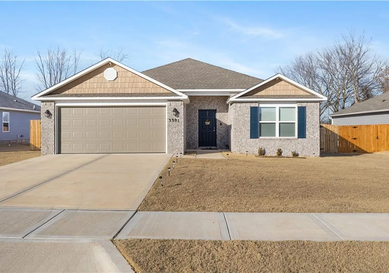 Check this home out with a spacious open floor plan that provides flexible living and entertainin... — Photo 1
