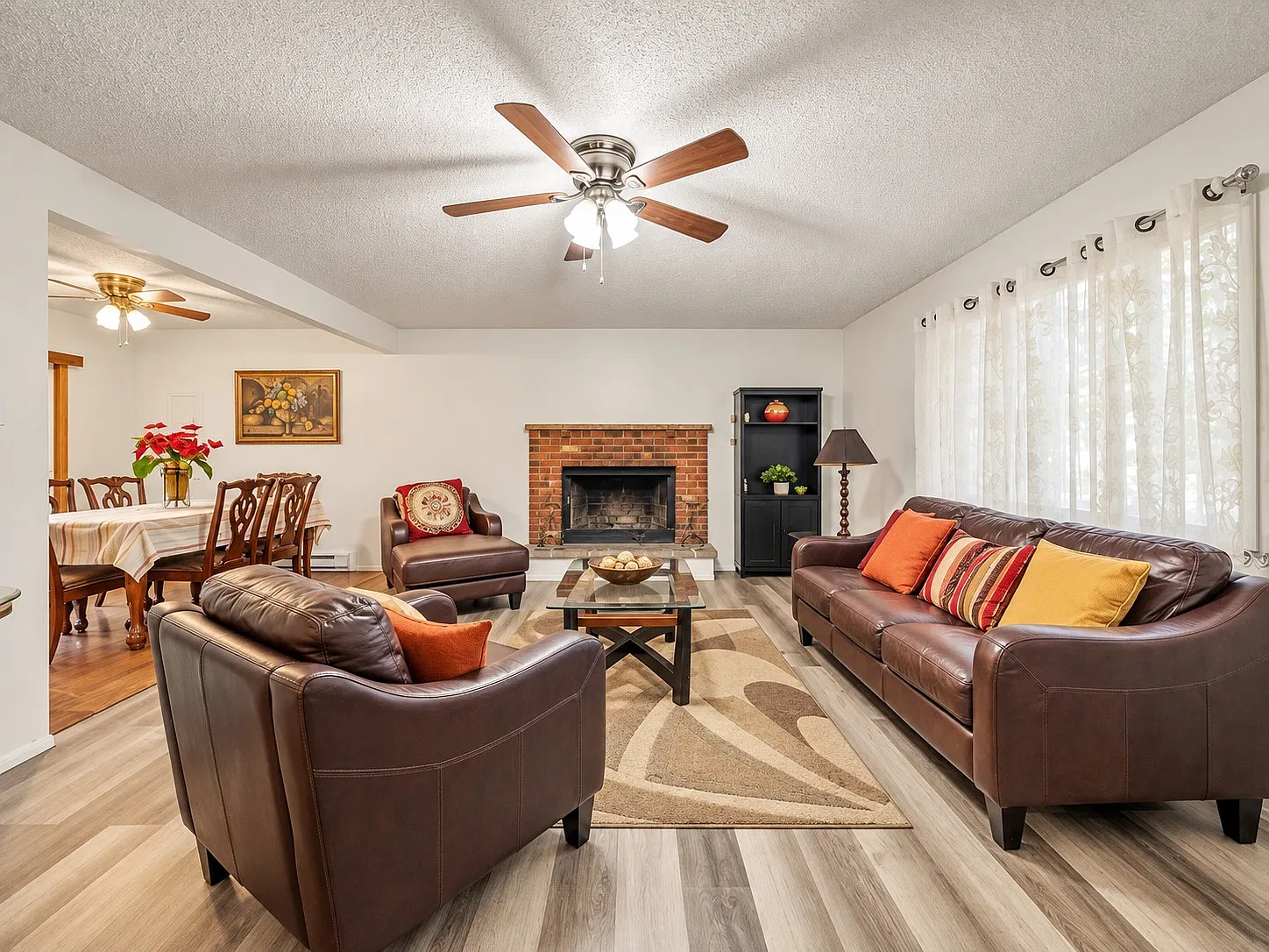 3 bed, 1152 sqft, $2,000 — Photo 2